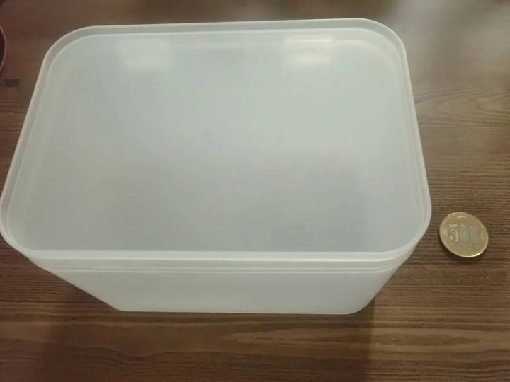 DAISO(ダイソー)：積み重ね収納ボックス(フタ付)