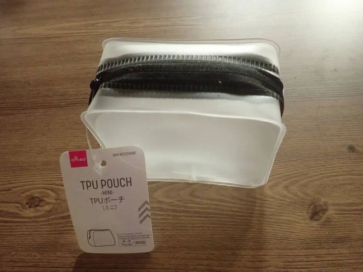 DAISO(ダイソー)：TPUミニポーチ