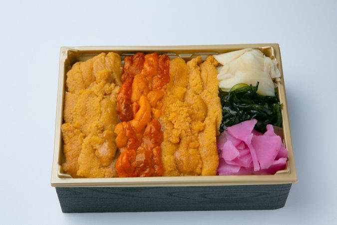 博多阪急「春の北海道物産大会」／【世壱屋】道産ムラサキうに＆バフンうに食べ比べ弁当