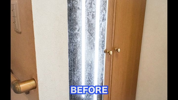 汚れた玄関の鏡