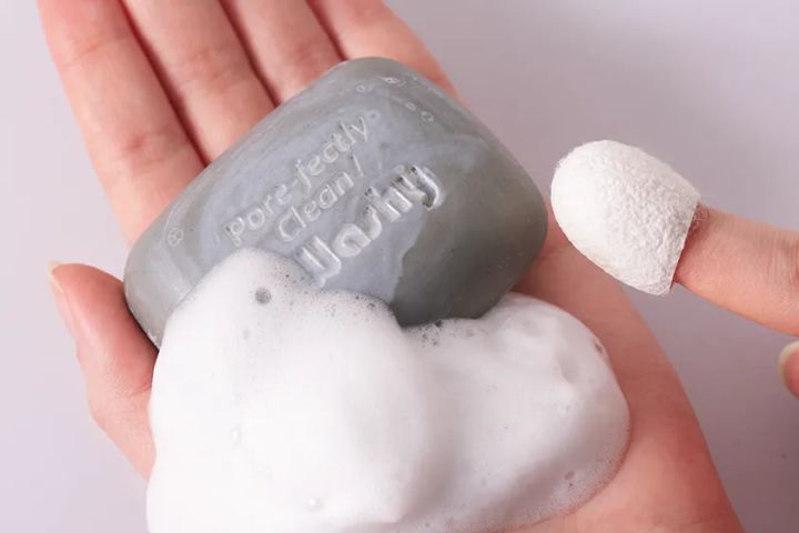 ドットウォッシーの使用方法や毛穴ケア効果を示す説明