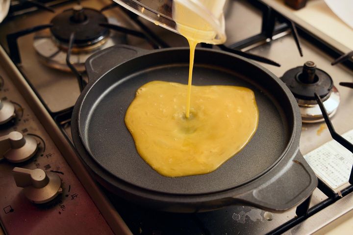 卵を薄焼きにする