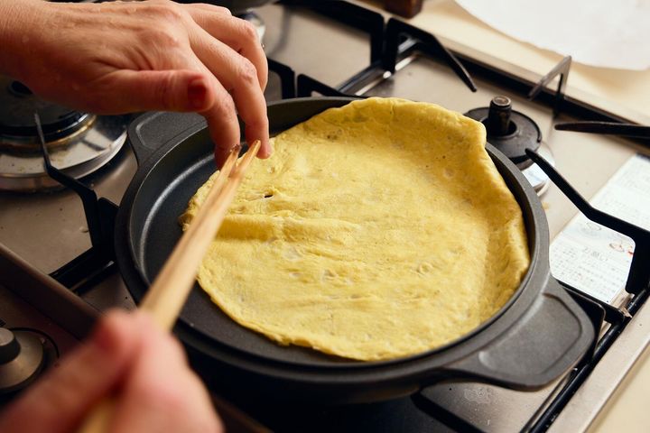 卵を薄焼きにする