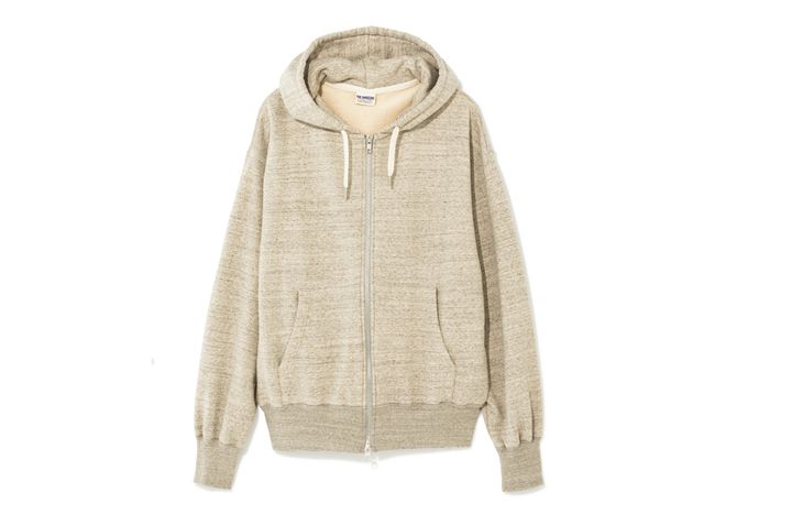 自然の色合いをそのまま生かした着心地のいいスウェットパーカ。