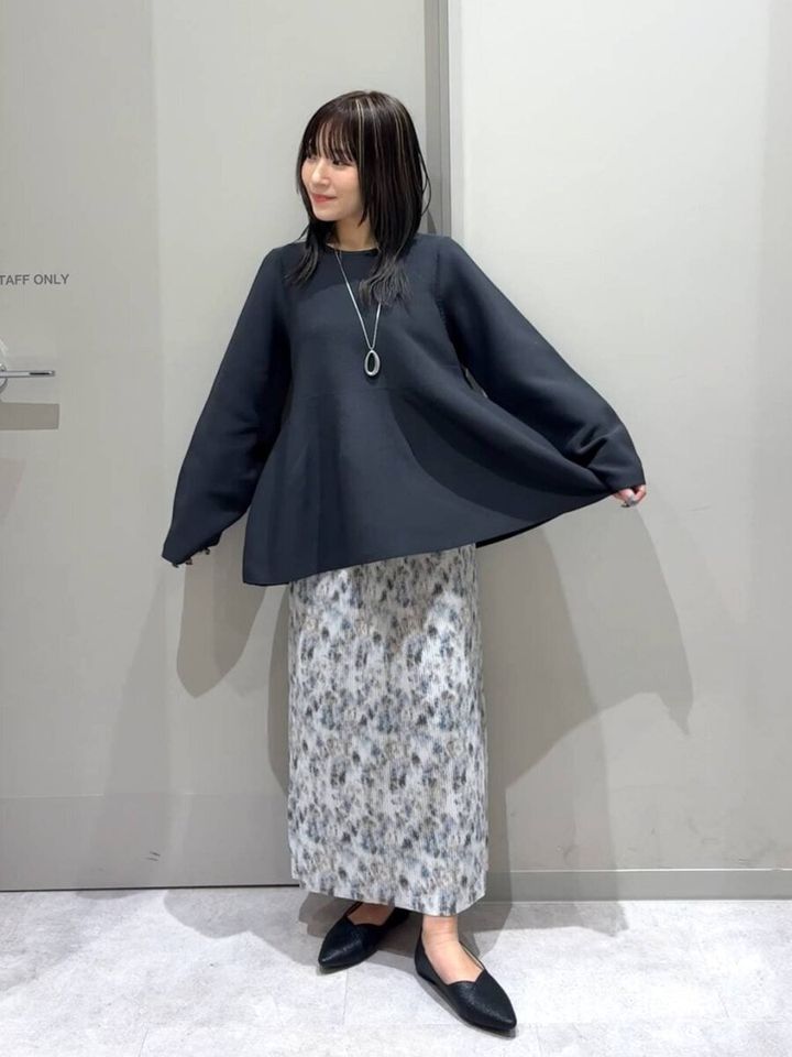 グローバルワークのリッチライトペプラムプルオーバー