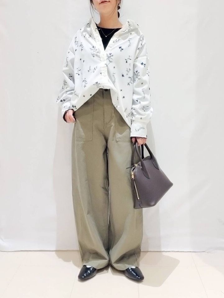 グローバルワークのフラワープリントシャツ