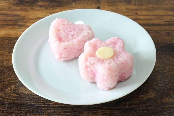 ダイソーのおにぎりパックはかわいい見た目のおにぎりが簡単に作れる便利グッズ