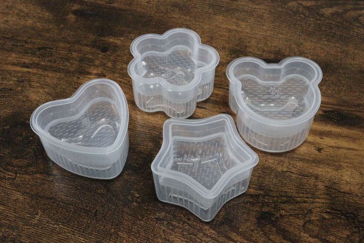 ダイソーのおにぎりパックのハートと花と星とくまの4種類の型