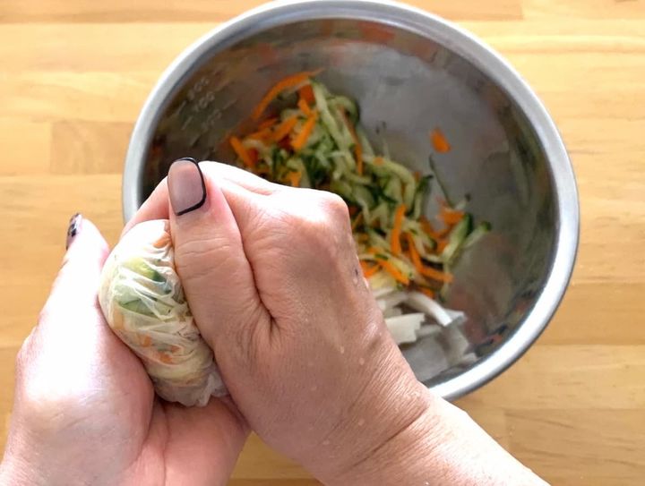 かまぼこと彩り野菜のサラダ