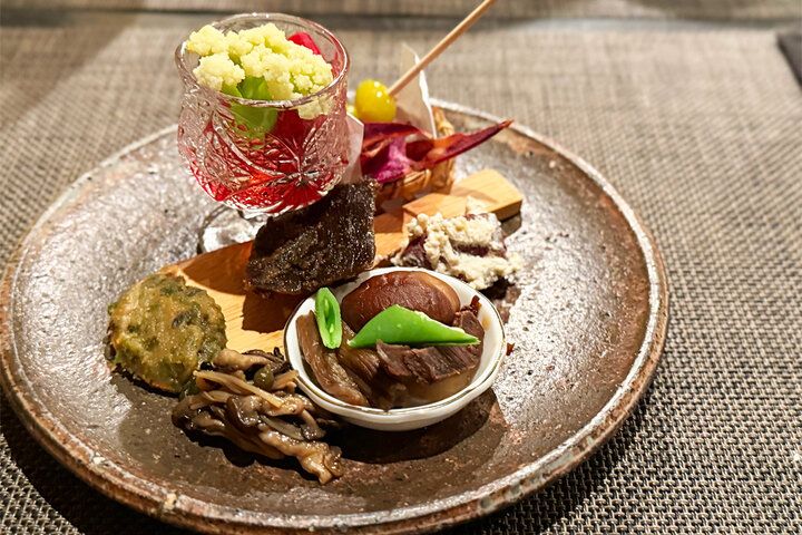 静岡駅すぐの大人の隠れ家へ。城下町の路地裏で味わう、とっておきの蕎麦ランチ＆会席「手打ち蕎麦 たがた」