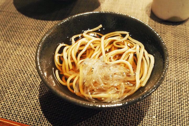 静岡駅すぐの大人の隠れ家へ。城下町の路地裏で味わう、とっておきの蕎麦ランチ＆会席「手打ち蕎麦 たがた」