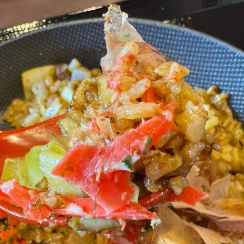 【丸亀製麺】本日発売！新発明「丸亀うどんメシ」の破壊力と中毒性がすごすぎた…グリルパンで焼く“本能解放”の旨さに理性が限界