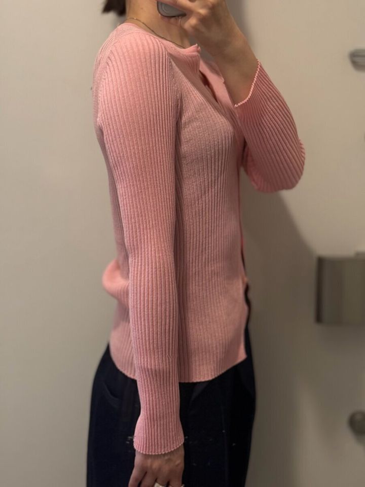 GU シアーリブカーディガン ピンク 横から