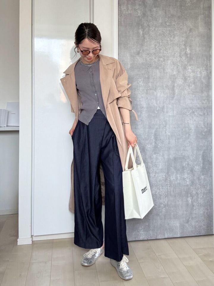 GU シアーリブカーディガン グレー トレンチコートコーデ