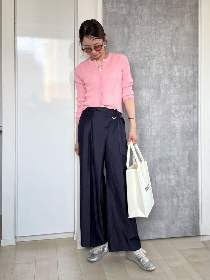 GU シアーリブカーディガン ピンク ワイドパンツコーデ