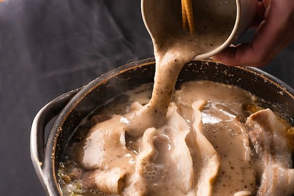 【東京都港区】全国鍋総選挙グランプリ受賞“茶色すぎる鍋”の山芋料理専門店が麻布十番に移転OPEN！