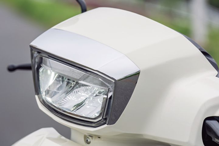 【新型アドレス125】3代目はさらにスタイリッシュ！街乗りを快適にする低中回転重視のエンジン特性