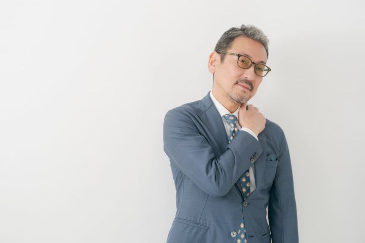 夕方になると肩こりや頭痛が生じる理由は？（画像はイメージ）