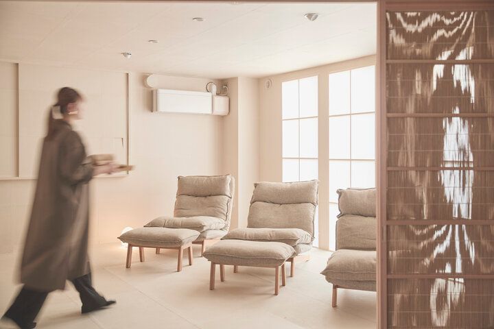 お花を浮かべた足湯でひと休み♪鎌倉の散策途中に立ち寄りたい「嵐湯 鎌倉別邸」