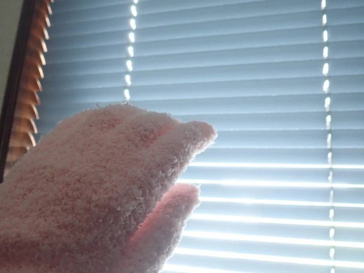 DAISO(ダイソー)：マイクロファイバーお掃除手袋