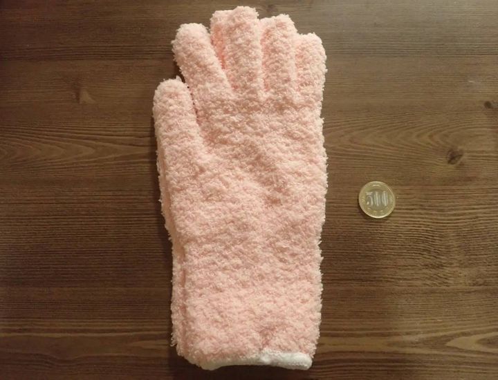 DAISO(ダイソー)：マイクロファイバーお掃除手袋