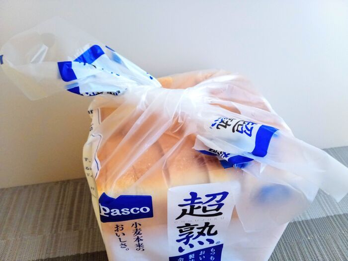 『食パンの袋』の超シンプルな閉じ方！いつもどうしてる？輪ゴムもクリップも何も使いません♡