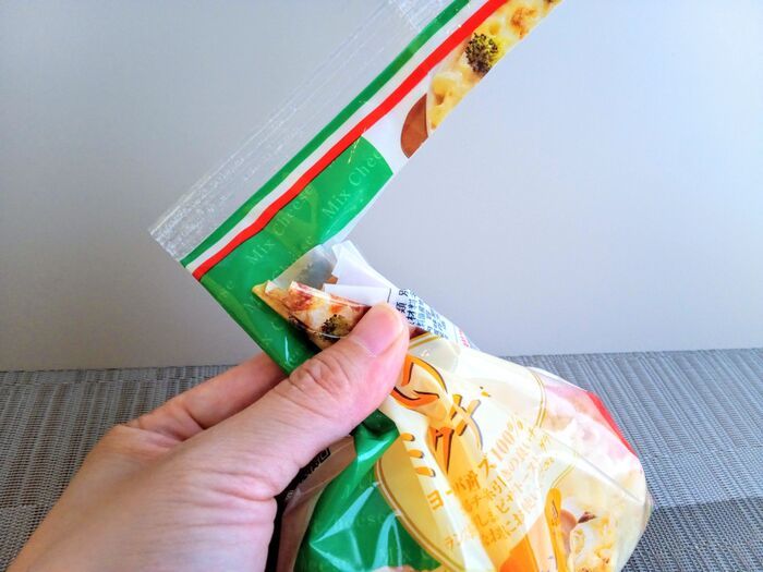 『食パンの袋』の超シンプルな閉じ方！いつもどうしてる？輪ゴムもクリップも何も使いません♡