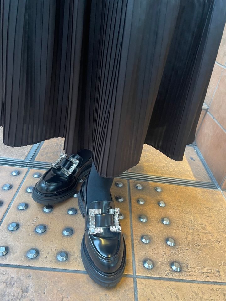 吉田さん・ローファー