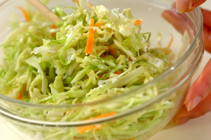 簡単サラダ！カッテージチーズの美味しい食べ方 by保田 美幸さんの作り方2