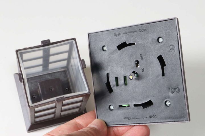 ソーラーライト（ハウス型、吊り下げ） 構造