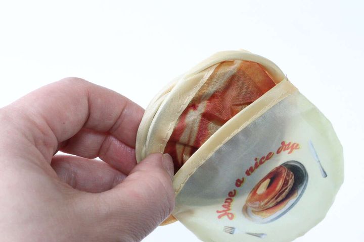 折りたたみうちわ（ホットケーキ） 取り出し