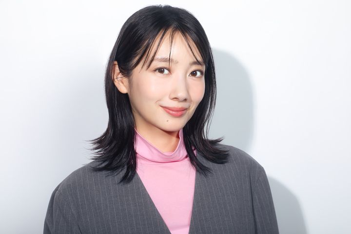 波瑠＆麻生久美子、14年ぶりの共演で頼れるバディに 新たに見つけた意外な一面とは？ width=