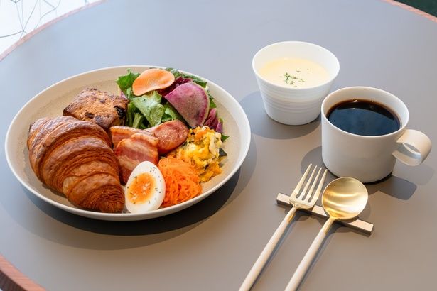 OMOベーカリーの朝食「ベーカリーセット」1800円