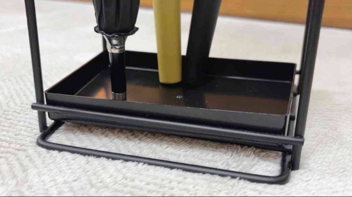 ダイソーの「傘スタンド」