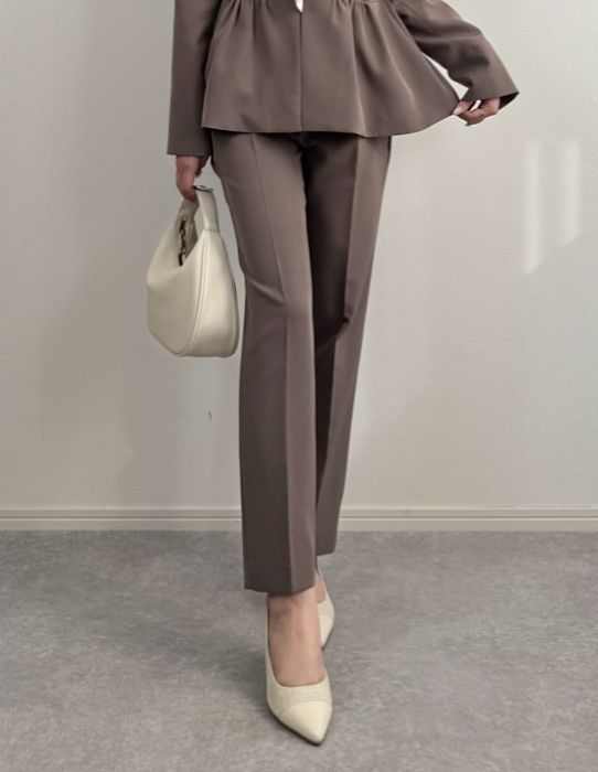 しまむら「TPUテーパードパンツ」