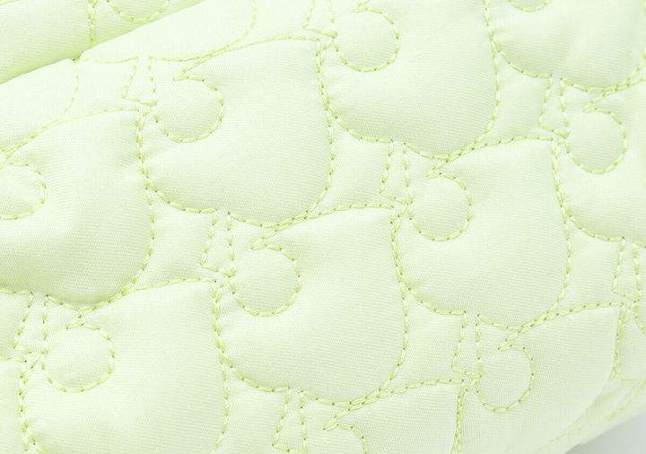 宝島社あつ森大容量キルティングポーチ葉っぱ柄