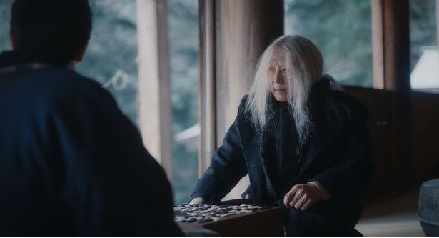 『脛擦りの森』で4時間かけての特殊メイクに挑み、謎の老人になりきった高橋一生 [c] 『脛擦りの森』プロジェクト