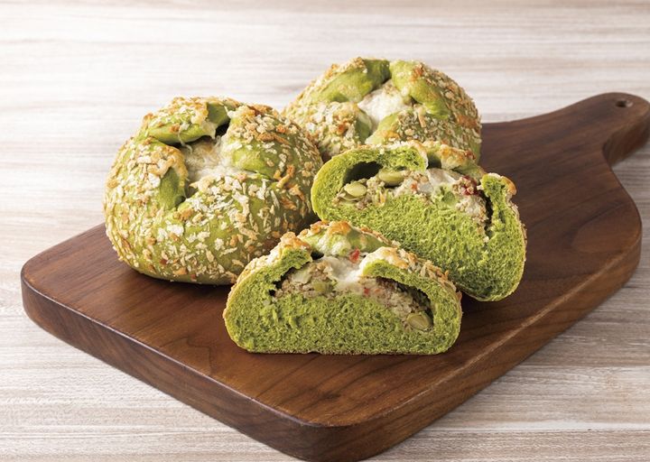 白ゴマと豆のポテトサラダ～ほうれん草パン～