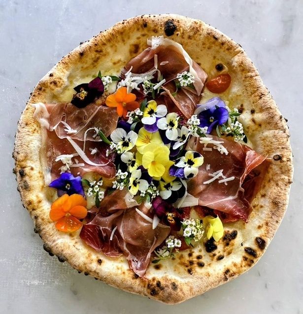 「フラワーガーデンピッツァ」(2450円・1日5食限定)