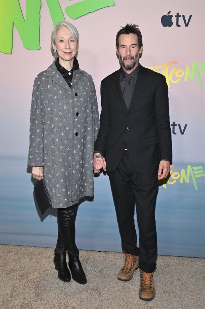 キアヌ・リーヴス＆アレクサンドラ・グラント、手をつないで新作映画のプレミアに来場 （C）Zeta Image width=