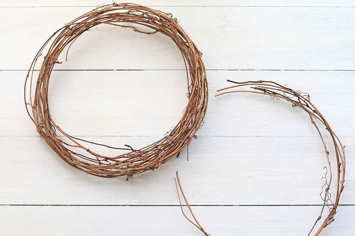 リースの土台をばらす