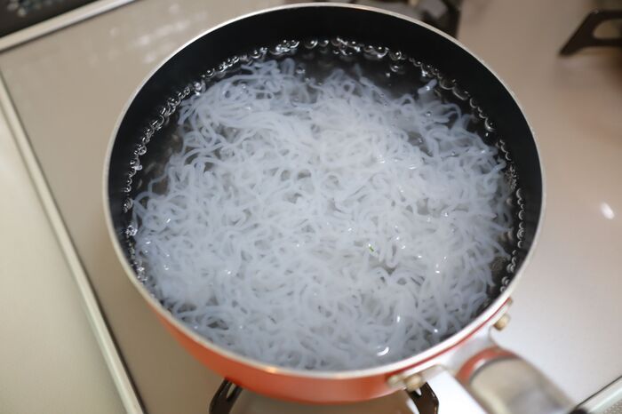 特売で『しらたき』をゲットしたら必見！食べきれなくても問題なし♡驚きの保存術＆絶品アレンジ登場