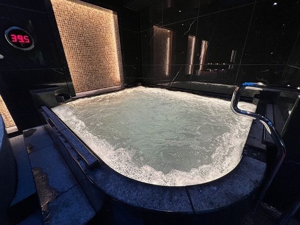 ぬるめでゆっくり入れる「泡の湯」