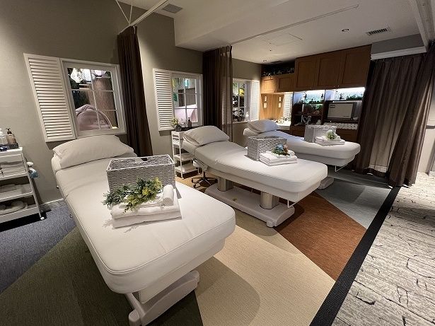 館内にはマッサージなどを受けられる施設も入っている