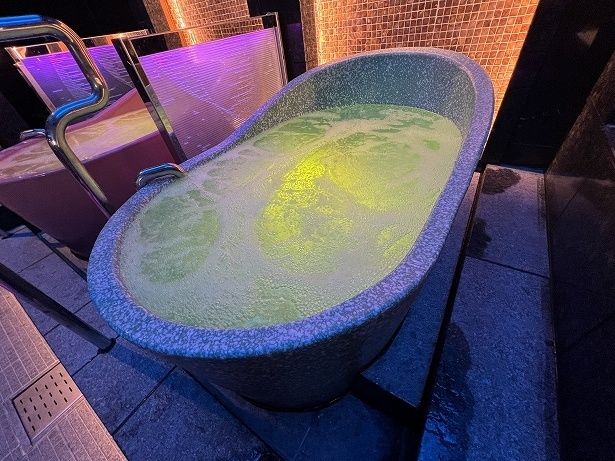1人で入ると贅沢感も味わえる「美泡の壺」