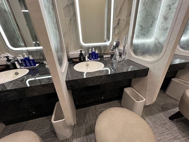 女性側のパウダールーム