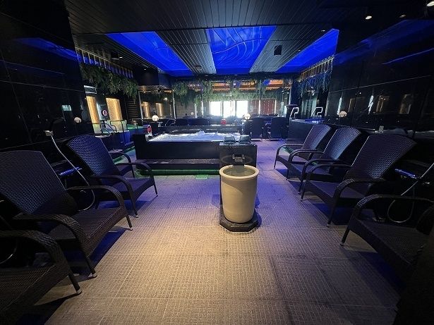 男性浴室のほうが女性浴室よりもかなり広め