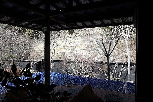 養老川沿いは「懸掛鏡」と呼ばれる地磁気逆転期の地層がある