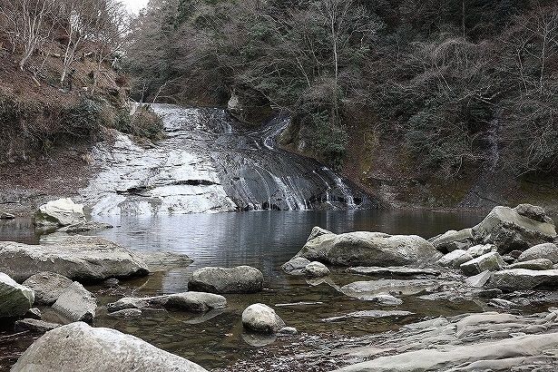房総一の名瀑と言われる「粟又の滝」