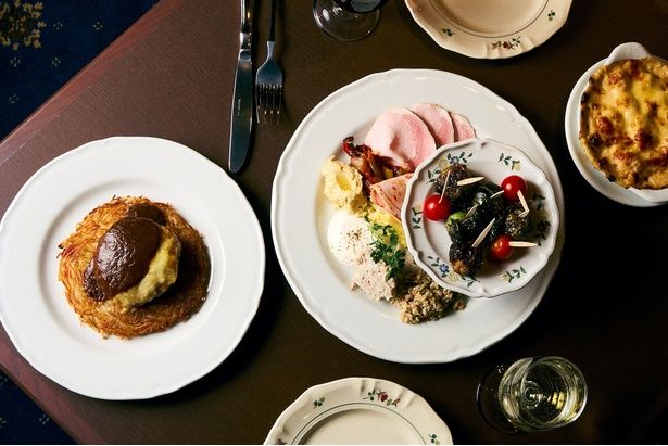 食事は完全予約制。前菜プレートからメイン、デザートなどまで楽しめる「有隣食堂コース」は4400円